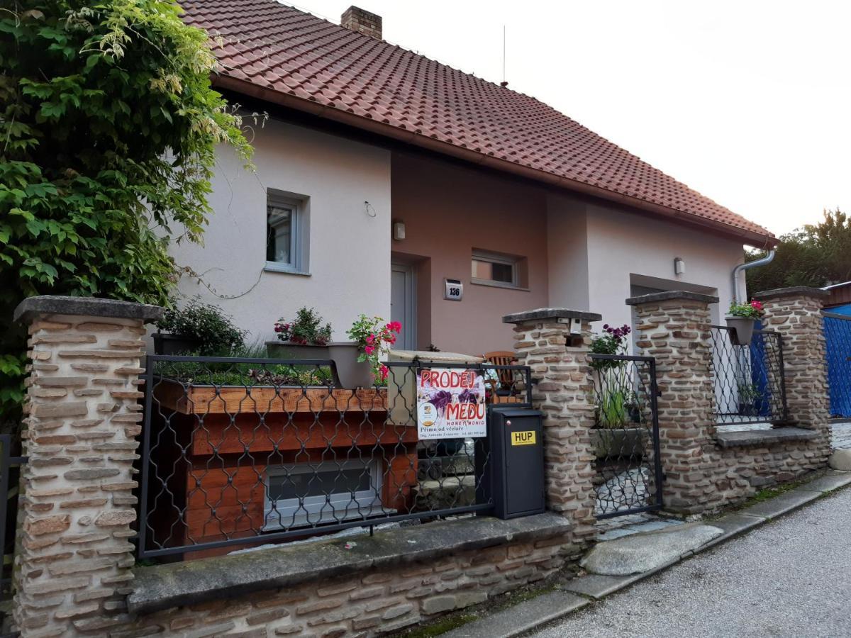 Apartment Adela Hluboka nad Vltavou Ngoại thất bức ảnh